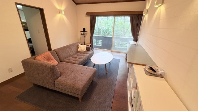 南軽井沢　八風の郷別荘地　5LDKの大型中古戸建の洋室