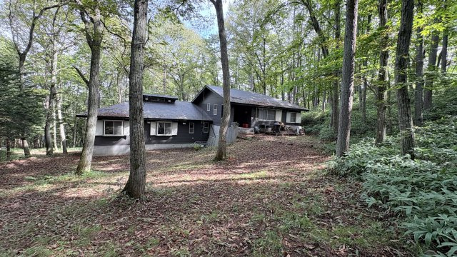 南軽井沢　八風の郷別荘地　5LDKの大型中古戸建の外観