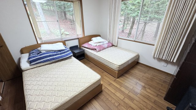 南軽井沢　八風の郷別荘地　5LDKの大型中古戸建の寝室