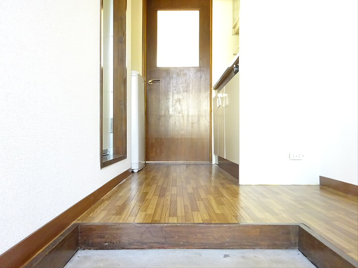 西垣アパートの玄関