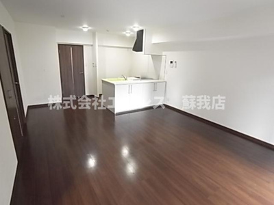 【居間・リビング】 | ヴァンヴェール葛城 | 使いやすいリビングです