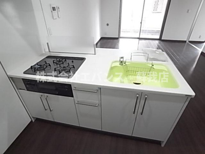 【キッチン】 | ヴァンヴェール葛城 | コンパクトなキッチンで掃除もラクラク