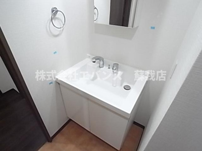 【独立洗面台】 | ヴァンヴェール葛城 | 使いやすい独立洗面台です