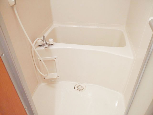 小金井ハルハウス１号棟の浴室