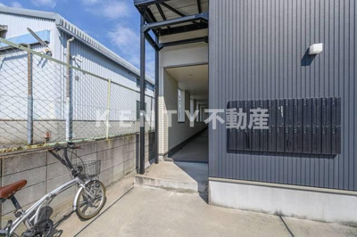 【エントランス】 | ポンデロッサ駒岡 | 建物の内部です