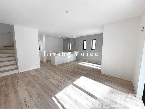 【居間・リビング】 | 【仲介手数料０円】相模原市南区御園3丁目　新築一戸建て | 相模原市南区御園3丁目　新築一戸建て