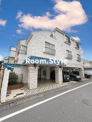 テラスハウスヴィップ長者丸の外観|空室のためご都合に合わせてご内覧できます
お問合せはお電話でもお受付しております。
03-6450-5211