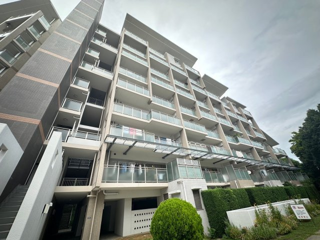 ルネシーズンズ千里の丘1番館の外観