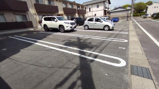 サンライフ錦の駐車場