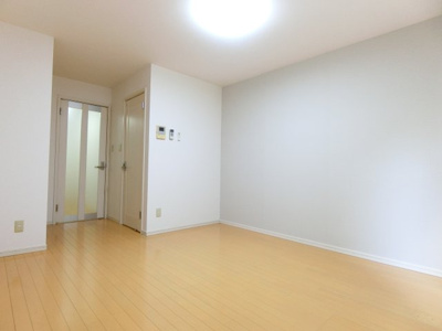 【居間・リビング】 | クレフラスト台原駅前 | ８．１帖の洋室です。