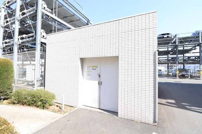 フロンティア・コンフォート研究学園のその他共用部分|ゴミ集積所