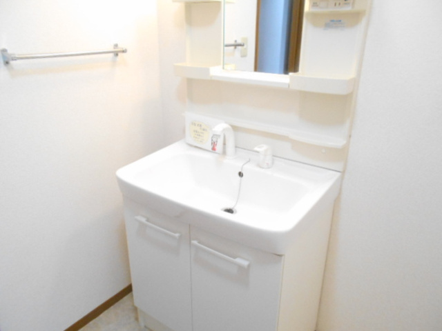 ファミーユつくば ＡＢＣの独立洗面台