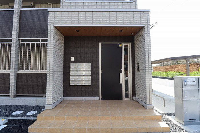 Fleur(フルール） Bのエントランス|オートロックエントランス