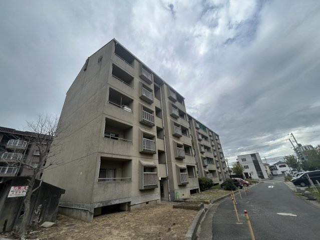 明石貴崎鉄筋住宅5号棟