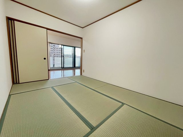 ラルジュ宝塚の和室|フローリングだけでなく、和室もあります