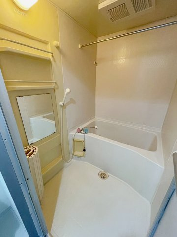 ラルジュ宝塚の浴室|コンパクトで使いやすいお風呂です