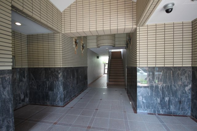 ラルジュ宝塚のロビー|建物の内部です