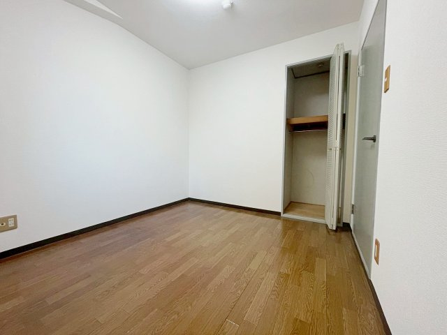 ラルジュ宝塚の洋室|広々とした洋室です