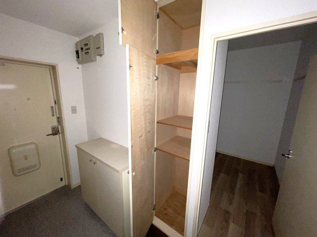 AKIMOTO MANSHIONの収納|玄関収納