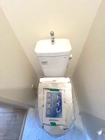 あきる野市引田　新築戸建全7棟のトイレ|1階温水シャワートイレ