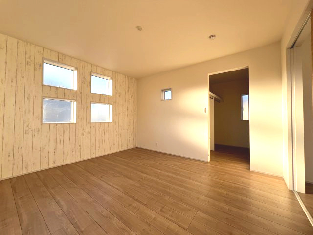 あきる野市引田　新築戸建全7棟のその他|【洋室1】8.25帖　季節物の衣類もスッキリ収納できるウォークインクロゼット付き！