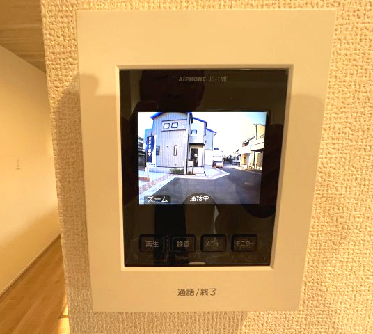 あきる野市引田　新築戸建全7棟のその他|モニター付きインターホンあり。急な来客でも室内から顔が確認できると安心ですよね♪