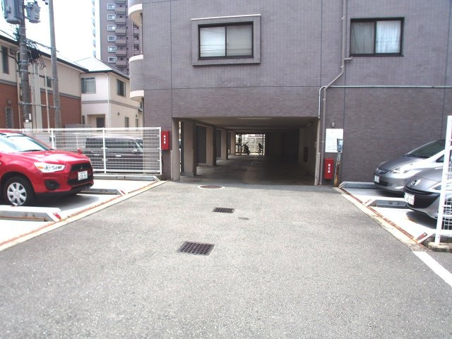 アメックス久留米六ツ門の駐車場|車をお持ちの方に嬉しい駐車場付きの物件です