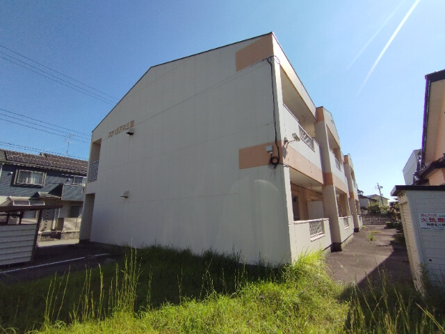 ファミリアス三浦の外観