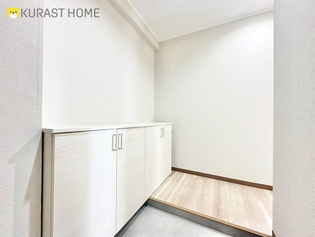 西京極大門ハイツ　6階の玄関