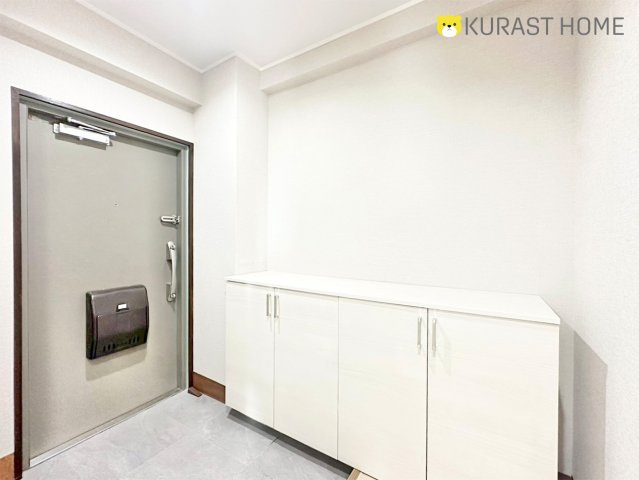 西京極大門ハイツ　6階の玄関