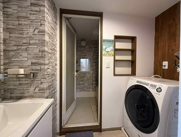 新松戸ファミールハイツ５号棟の独立洗面台