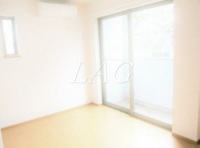 【居間・リビング】 | エスパシオ梅屋敷 | 洋室のお部屋です。