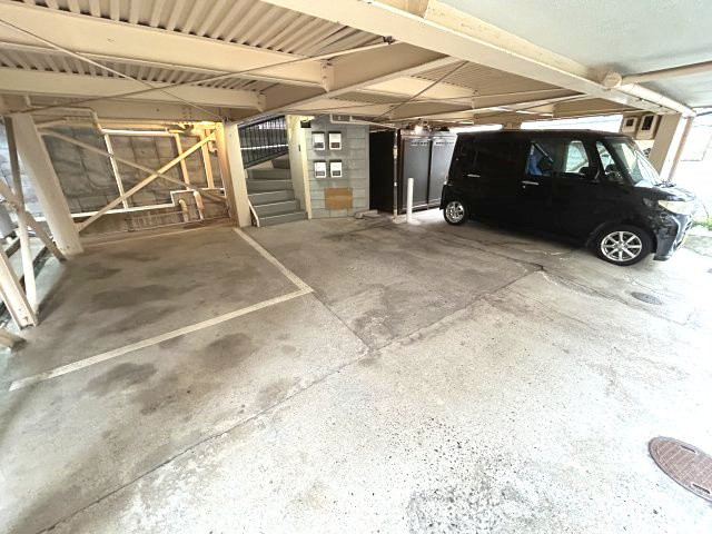 戸石マンションの駐車場
