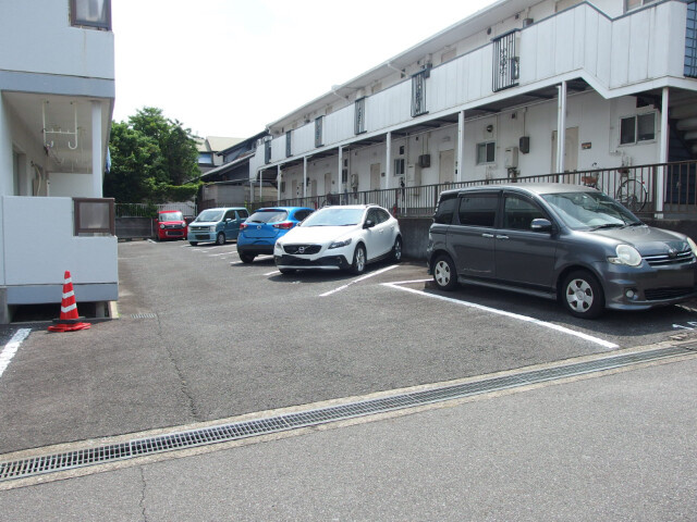 コートビレッジみやびの駐車場