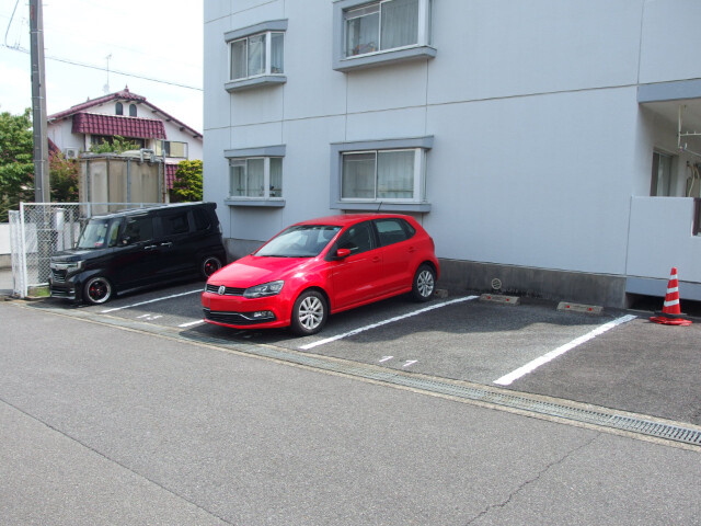 コートビレッジみやびの駐車場