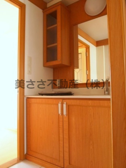 【キッチン】 | エストライフ八王子 | 台所っぽくない、あたたかいウッディなつくり