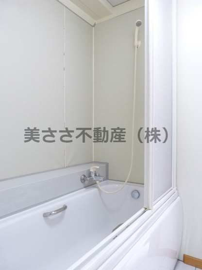 【浴室】 | エストライフ八王子 | バスタブは足を延ばせるたっぷりサイズ