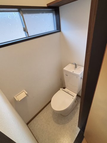 下山田ツヤ子戸建のトイレ