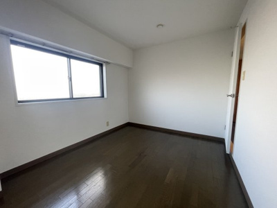 【内装】 | AXISクオーターバレル木津山 | 内装は落ち着いています