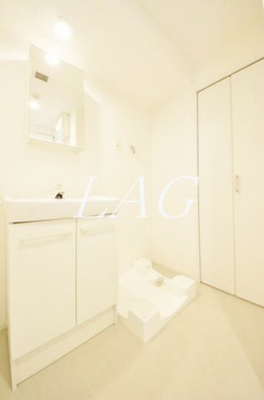 【洗面所】 | ミレドゥーエ日暮里 | 独立洗面台になります。