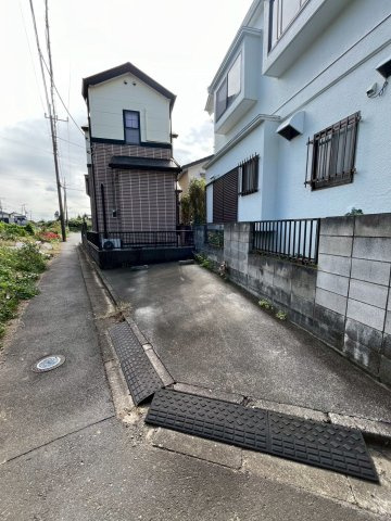 久喜市葛梅　中古戸建の駐車場