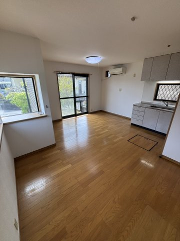 久喜市葛梅　中古戸建の居間・リビング