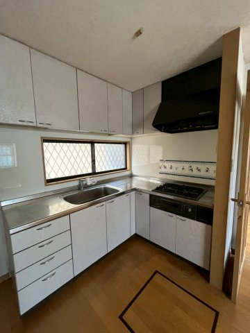 久喜市葛梅　中古戸建のキッチン