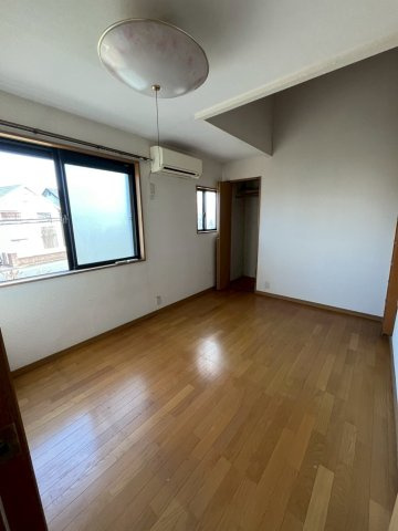 久喜市葛梅　中古戸建の洋室