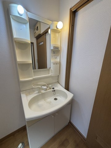 久喜市葛梅　中古戸建の独立洗面台