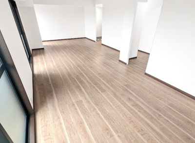 【洋室】 | パデシオン宇治三室戸 | 現状は18.5帖の洋室ですが、こちらは2LDK・3LDK・2LDK＋フリールーム　に間取を変更致します。もちろんこのままでもOKです。