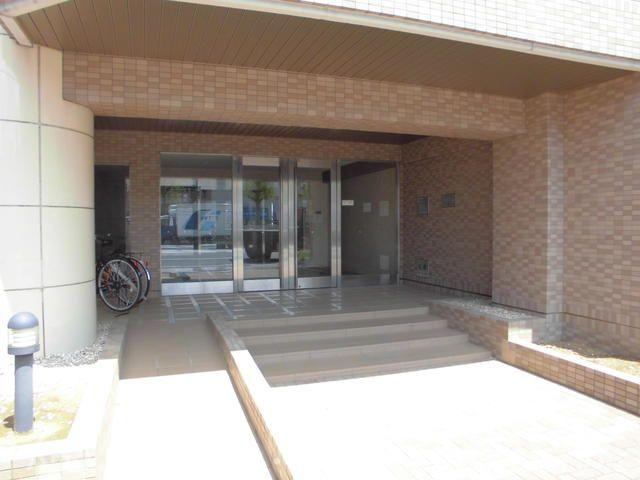 ヴァーグ壱番館のエントランス