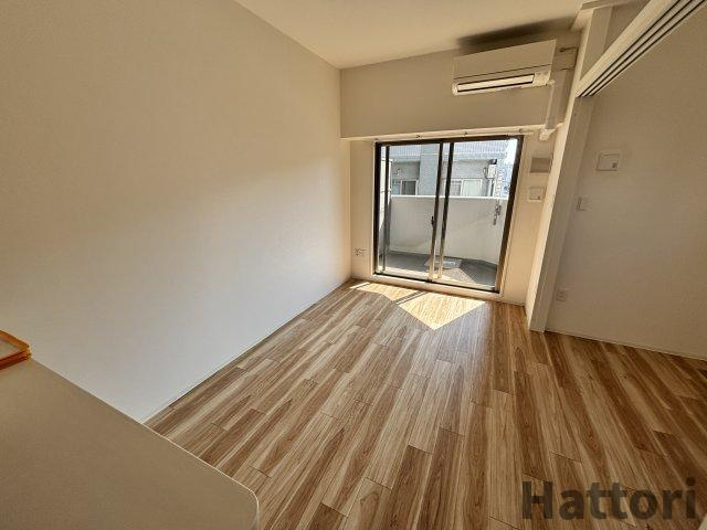 アドバンス難波ラシュレの居間・リビング