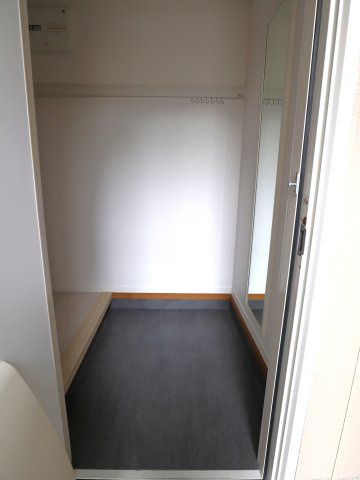 アルヴェールCの玄関