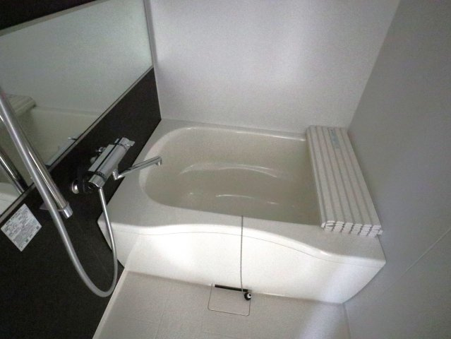 アルヴェールCの浴室